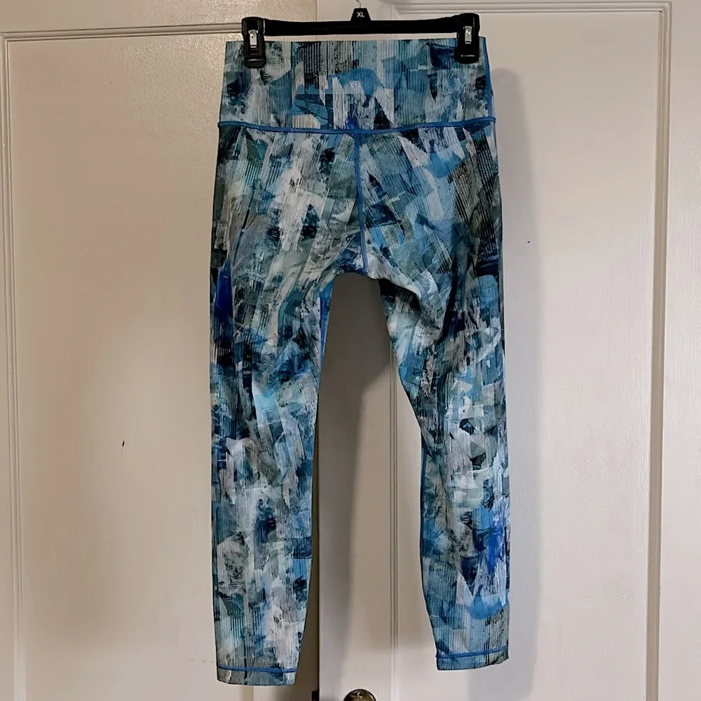 Lululemon Leggings 28” Multicolor ~ EUC - Picture 4 of 8